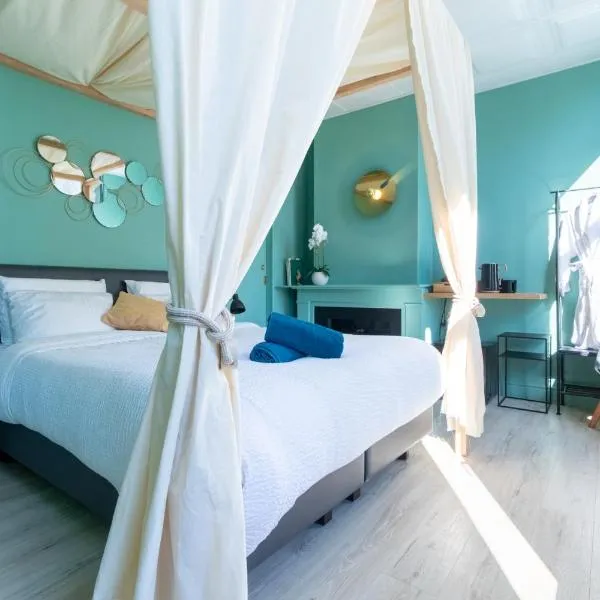 Hotel Entree - View of Canal Bruges, hotel di Bruges