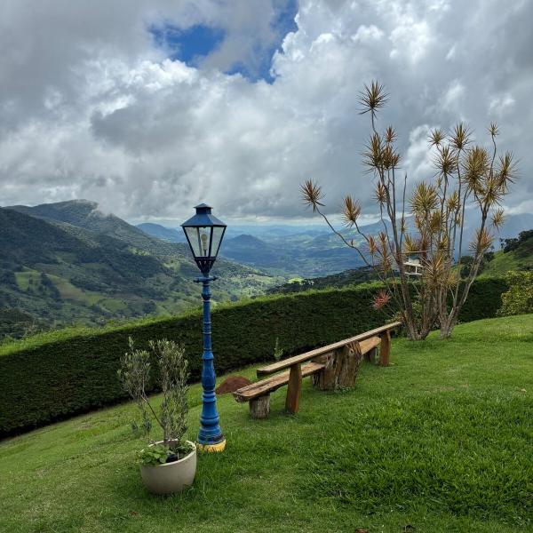 Casa em Fazenda de Oliveiras, proxima a Campos do Jordão e Pedra do Bau, Caminho da fé