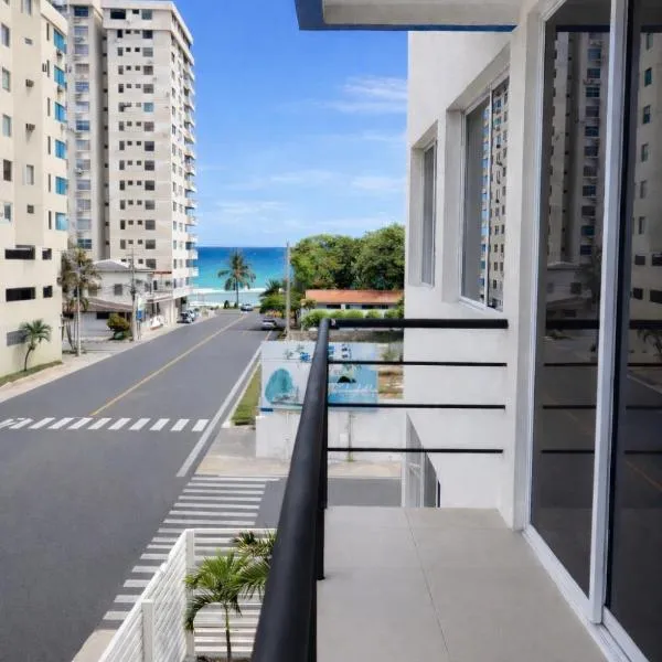 Elegant Chipipe Apartment Walk to the Beach، فندق في ساليناس