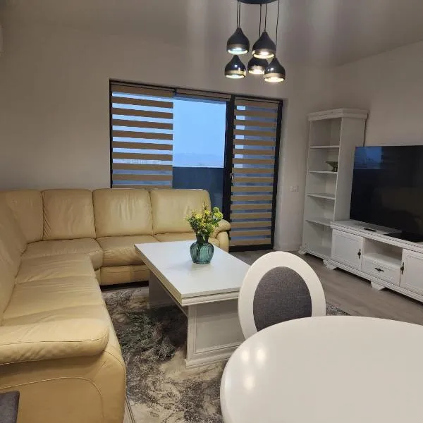 Luxury apartment Avanera, хотел в Сучеава