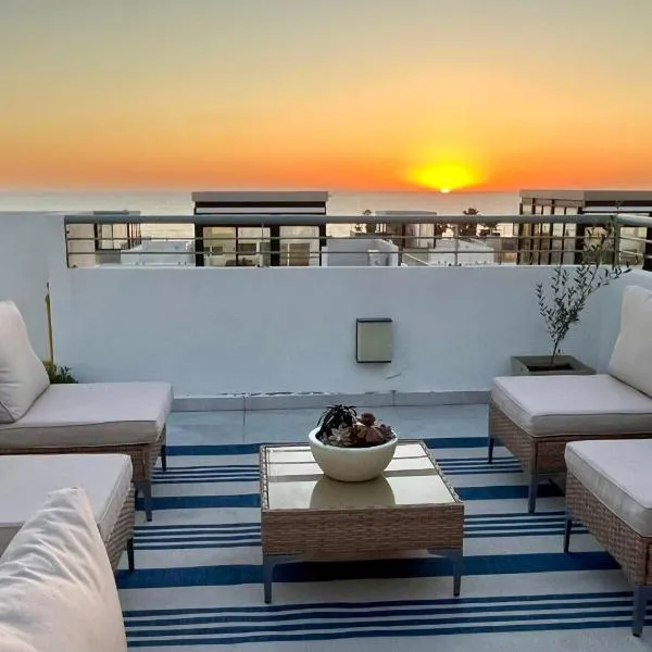 Baja Ocean View 3 BR Panoramic Terrace & Private Jacuzzi 8pp, hotel en Rosarito