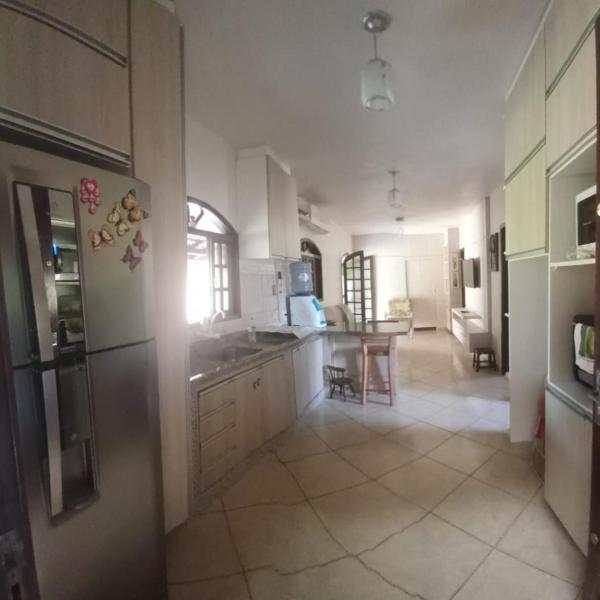 Linda casa com piscina em Itapoa - Foto 3