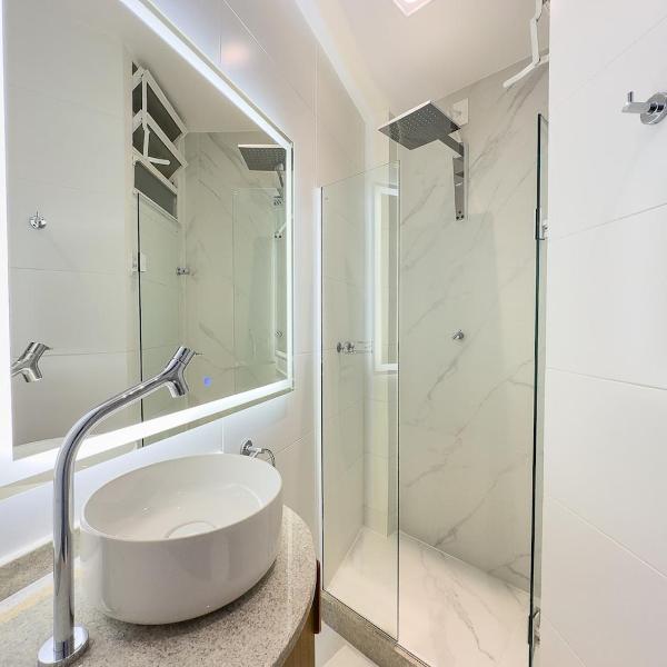 Designer apt steps from Copacabana Beach - Top floor - Foto 3