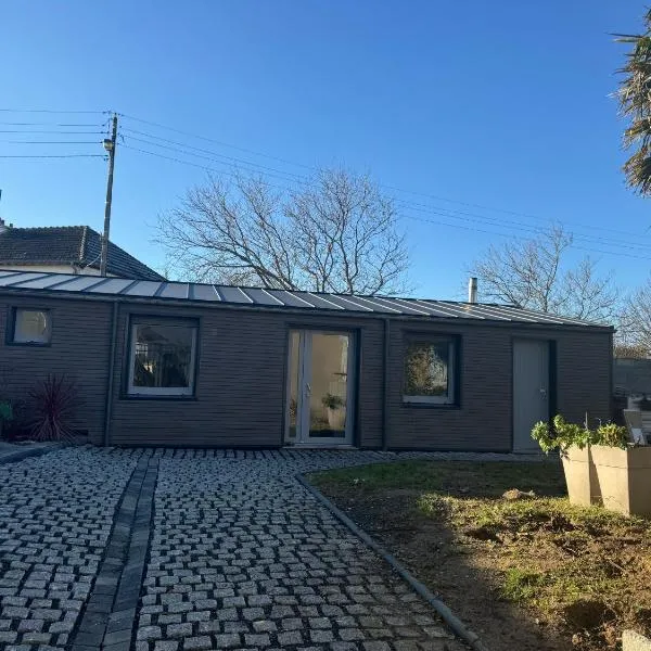 Suite 150 m de la mer, hotel in Luc-sur-Mer