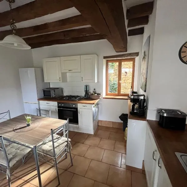 Notre refuge à Montbroux, ξενοδοχείο σε Roussines