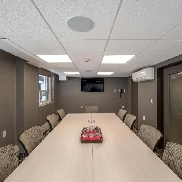 Coast Calgary Downtown Hotel & Suites by APA, hotel sa Calgary