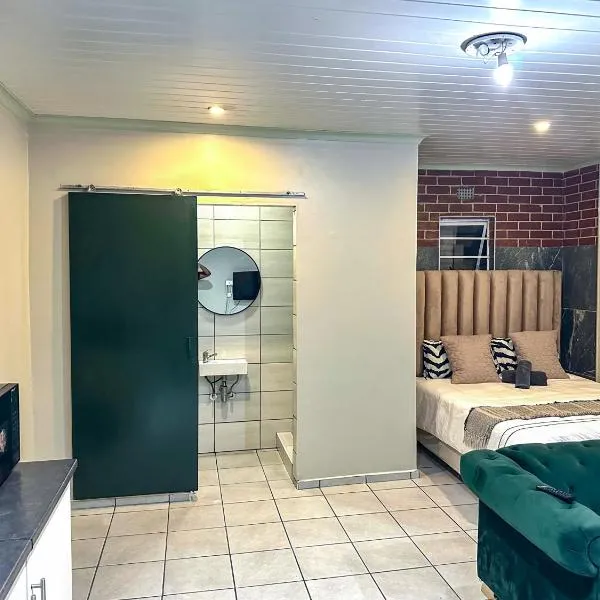 Sir Galahad Flatlet in Camelot in Kuilsriver, hotel a Silver Sands
