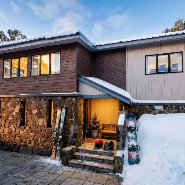 Cosy Mount Buller Alpine Chalet Sleeps 12، فندق في ماونت بولر