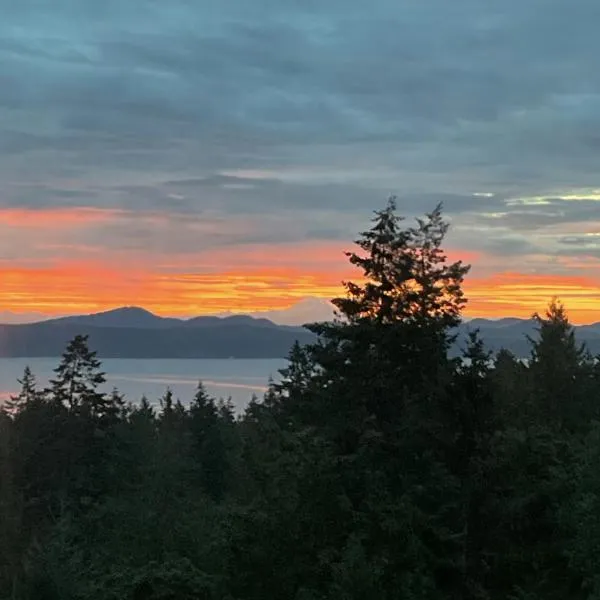 Salt Spring Sunrise, hotelli kohteessa Saltspring Island