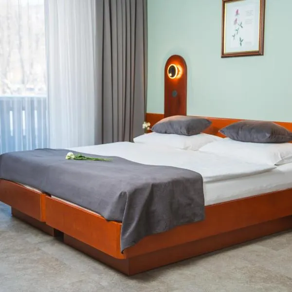 Hotel Tripič, restaurant and pizzeria, ξενοδοχείο στο Bohinj