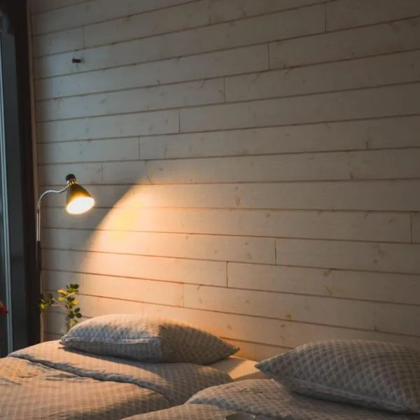 Willa Rauha F, minikoti saunalla, ilmainen iso parkkialue, hotel Lumijoki városában