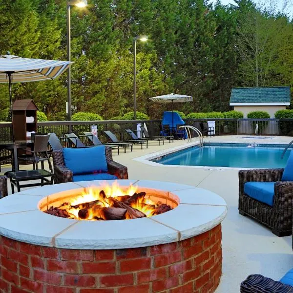 Hampton Inn and Suites Asheville Airport, hotelli kohteessa Fletcher