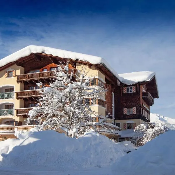 Das Traditionshotel Schwarzer Adler, hotel v mestu Tannheim