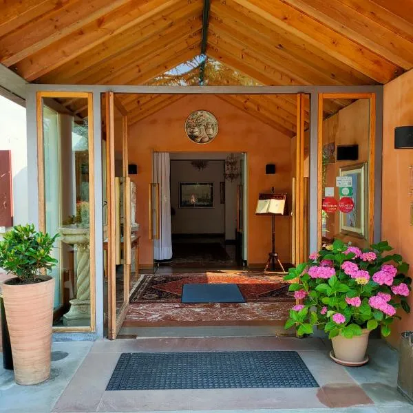 Hotel Del Parco Ristorante Loris, hotel u gradu Pjeve di Soligo