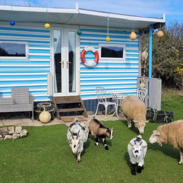 Treguth Glamping Unique Experience - Themed Huts: Saint Day şehrinde bir otel