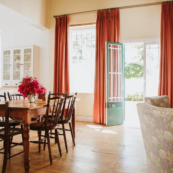 Charming Historical Cottage, hotel u gradu Graaff-Reinet
