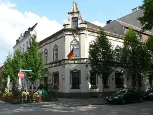 Stadt-Gut-Hotel Zum Rathaus, hotell sihtkohas Oberhausen