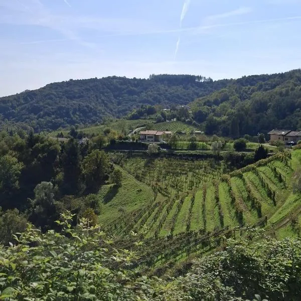 da Tony home B&B, hotel v destinaci Tarzo