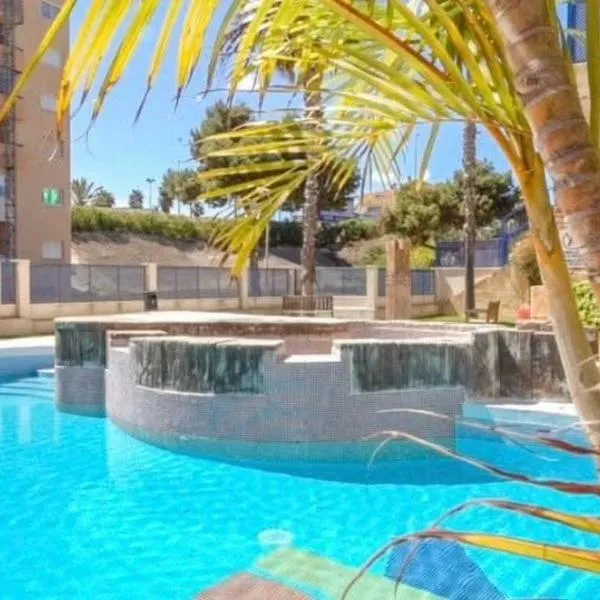 LaZenia beach apartment 6 beds, hotel en Playa Flamenca
