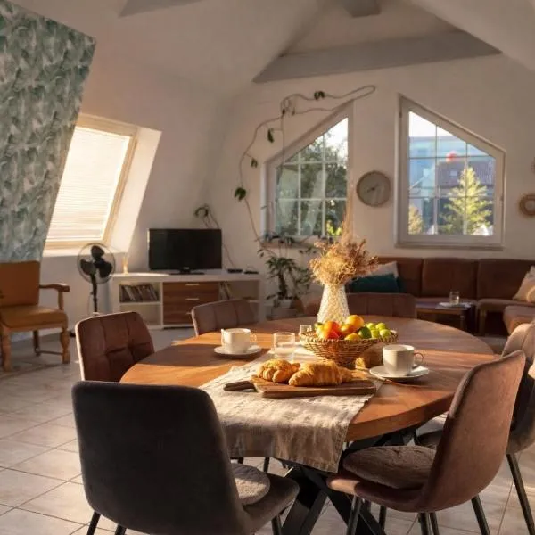Ferienwohnung 125 qm für 6 Gäste im Zentrum Heinsberg، فندق في هاينسبرغ
