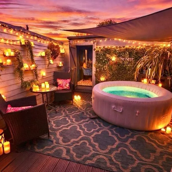 A Hidden Gem With Private Hot Tub and Garden - Netflix - Fast Wifi - Free Parking, Hotel in Bournemouth