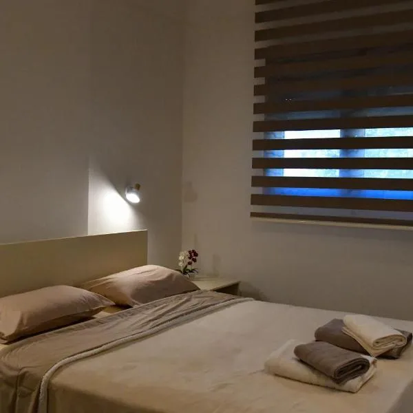 Everlong Boutique Home, hotel in Néa Michanióna