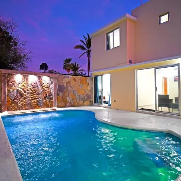 Poolside Retreat Lounge Parking Near Downtown, hotell i La Paz