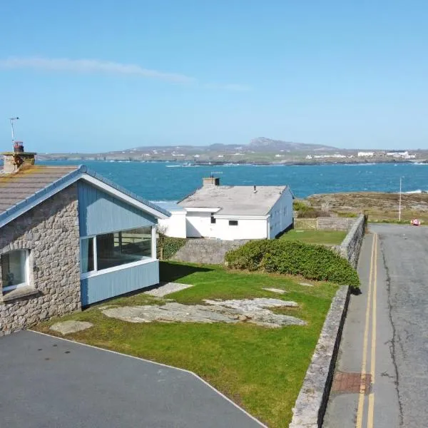 PEDWAR GWYNT-4 BED-SEA FRONT BUNGALOW-RAVENSPOINT ROAD, מלון בטרירדור