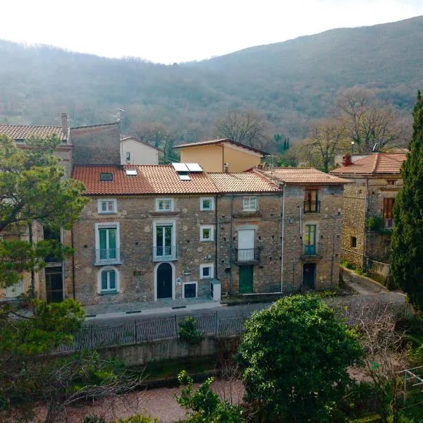 La Casa Di Nonna, hotel in Licusati