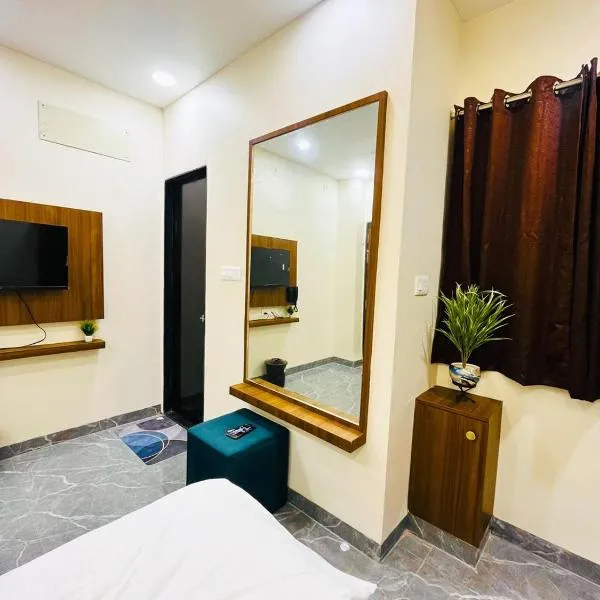 Dhāmnod में, होटल Hotel G17 and Restaurant
