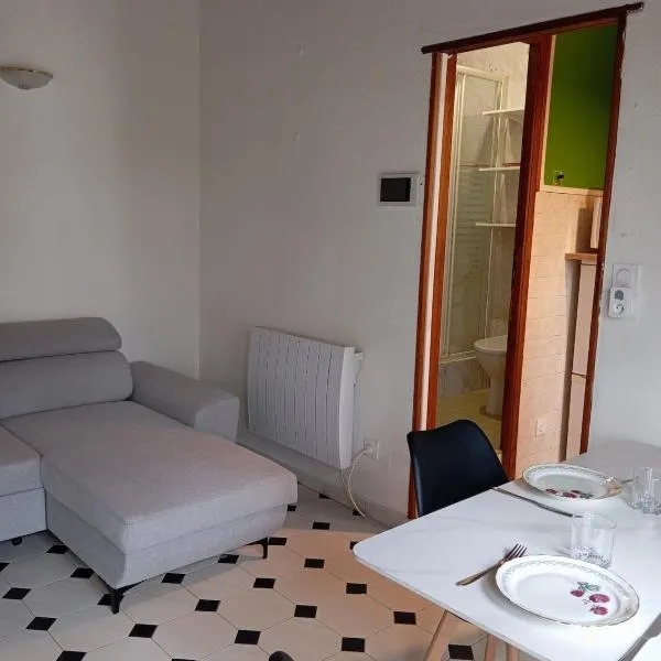 Appartement avec jardin privatif, hotel em Saint-Marcellin