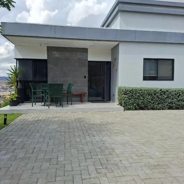 Casa Vista Bela em Bezerros 4 qts com ar 10 pessoas, hotel en Bezerros