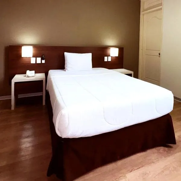 Palmetto Hotel Business La Perla، فندق في ليما