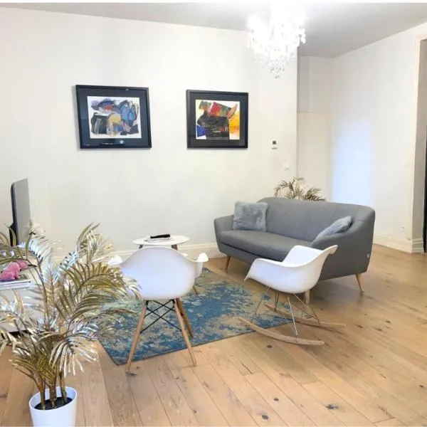 Appartement Romans sur isère Parking Jardin privé、ロマン・シュル・イゼールのホテル