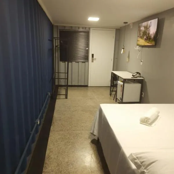 Aiezza Hotel، فندق في باركارينا