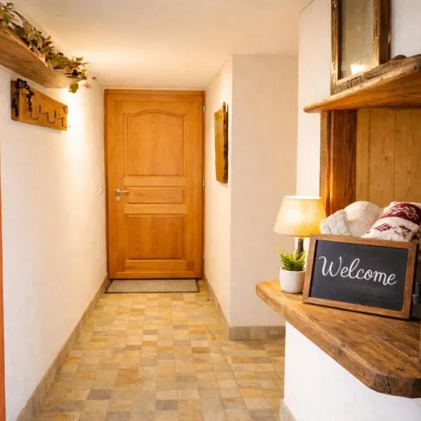 Maison d'Hortense - Chalet le Renard: Hérémence şehrinde bir otel