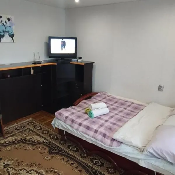 Як вдома біля парку за ТРЦ ПортСіті вулиця Олени Пчілки 25, hotel u gradu Lutsʼk