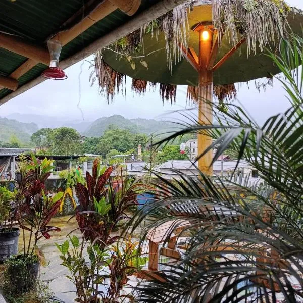 Golden Bird, Mindo, hotel din Mindo