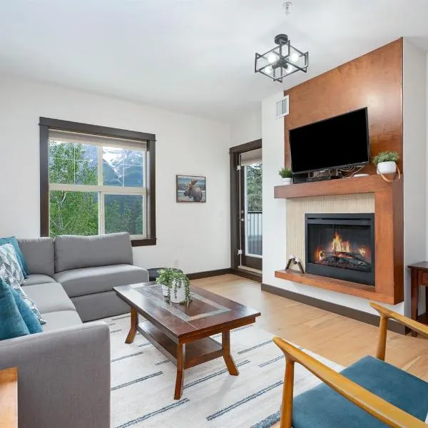 Heavenly Mountain Condo - Outdoor Hot Tubs & Steam Room, ξενοδοχείο στο Κάνμορ