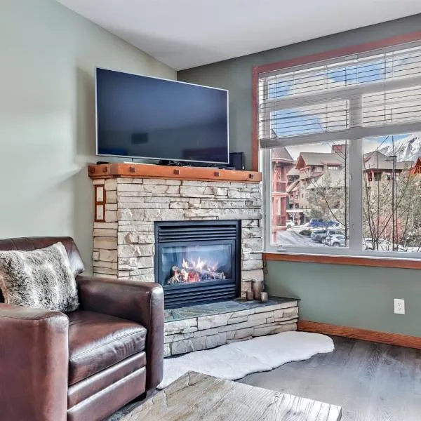 Viesnīca Inviting Condo Hot Tub & Relaxing Atmosphere! pilsētā Kenmora