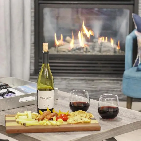 캔모어에 위치한 호텔 Outstanding Mountain Condo - Pool, Hot Tub & Waterslide!