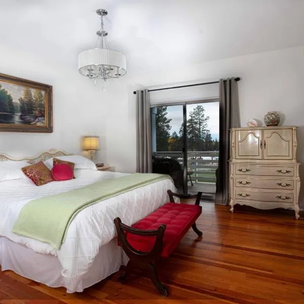 Pet Friendly Licensed Suite on Haskap Farm, hotel di Kelowna