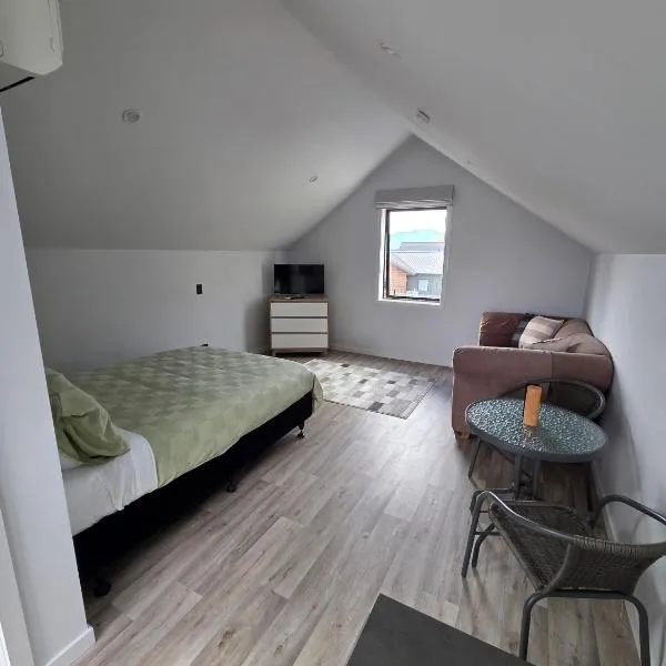 Great Warm Studio Unit, hotell i Queenstown Airport
