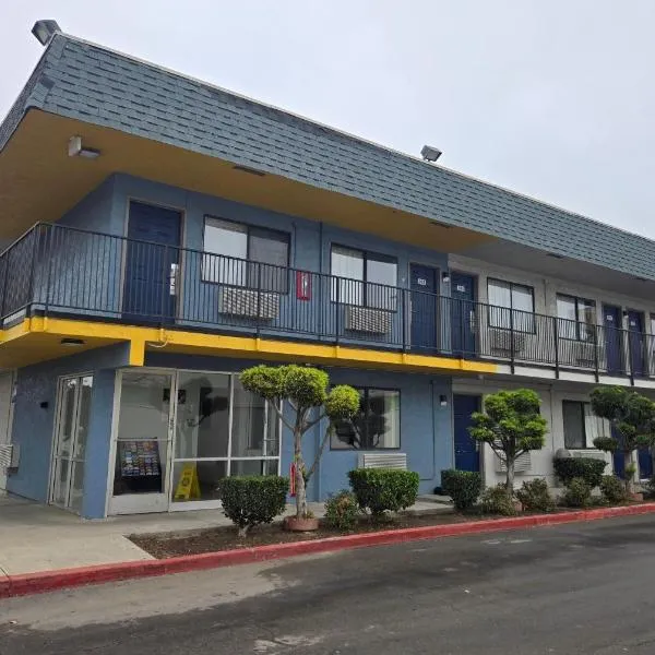 Super 8 by Wyndham Tracy, hotel em Tracy