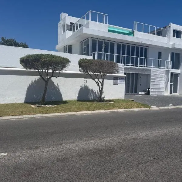 Skypool Guesthouse, hotel i Cape Town