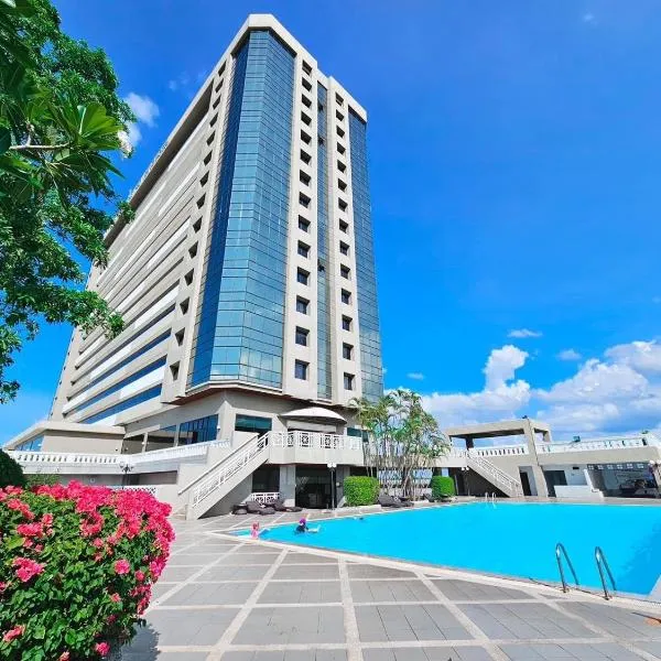 The Twin Lotus Hotel, hotel u gradu Nakon Si Tamarat