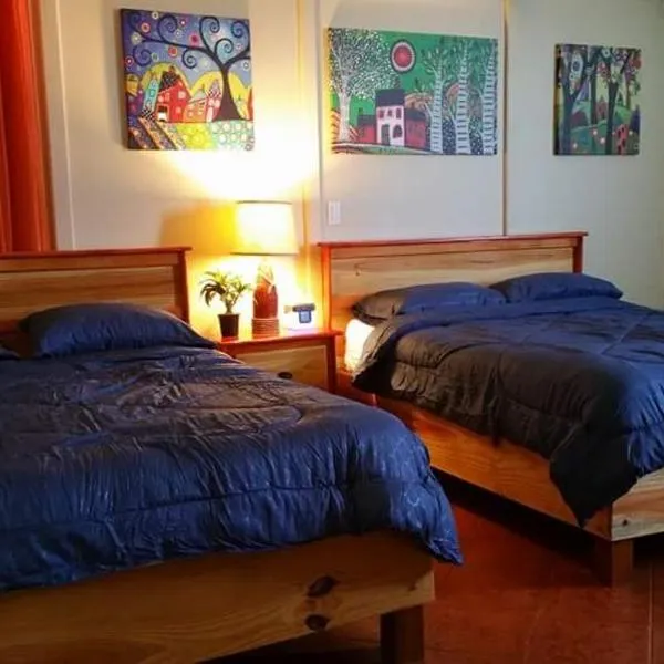 Family Guest House, hotel v destinaci Quebradillas