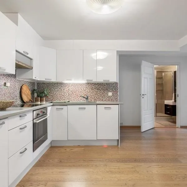 Vaulen Beach Apartment, Private Entrance and Parking, hotell i Stavanger