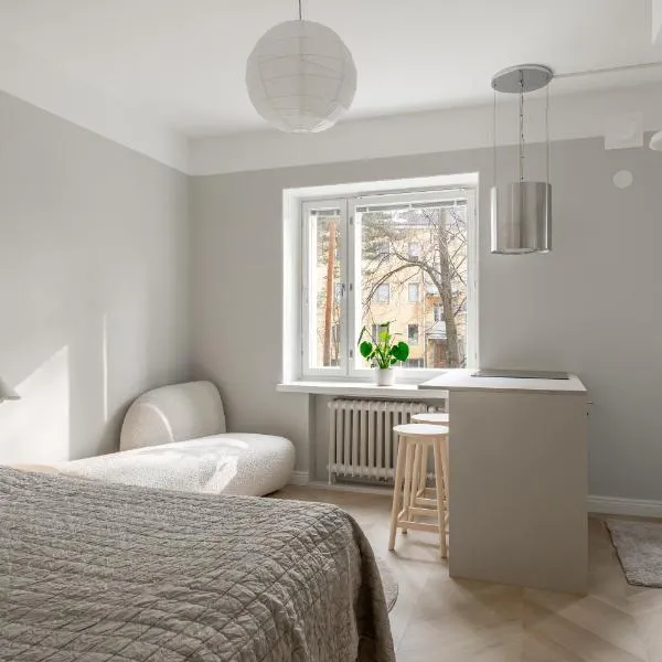 Remontoitu yksiö lähellä Helsingin keskustaa, hotel i Helsinki