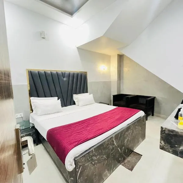 Hotel Anmol Square - Near Garden Of Five Senses, hotel Újdelhiben